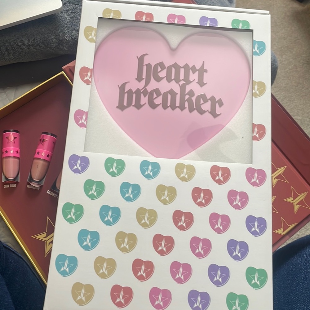 BNIB Jeffrey Star Cosmetics “heart breaker” exclusive hand mirror.